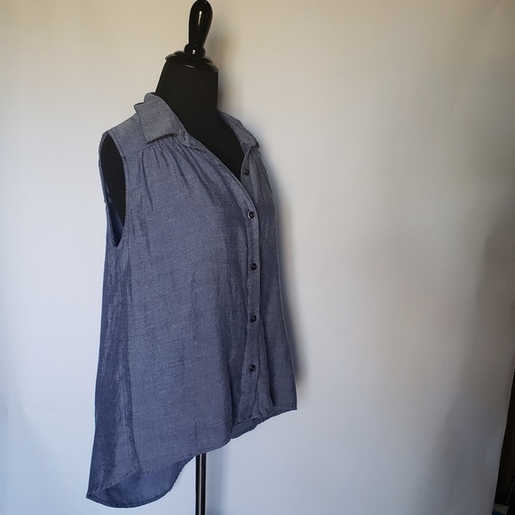 CAbi summer sleeveless hi lo button down - Picture 2 of 6